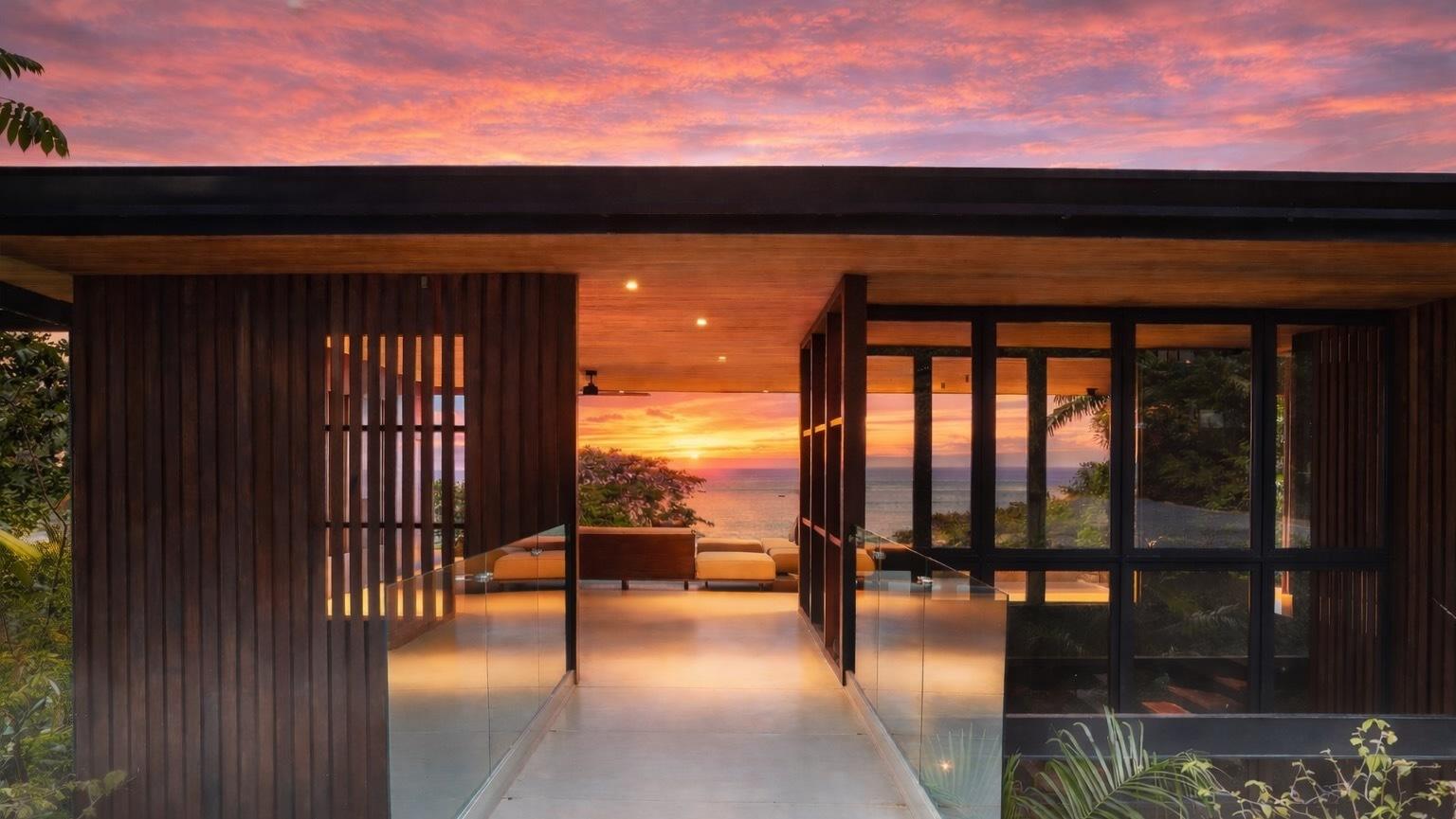 5 Bedroom Luxury Villa for Sale, Playa Hermosa, Santa Teresa — photo 1