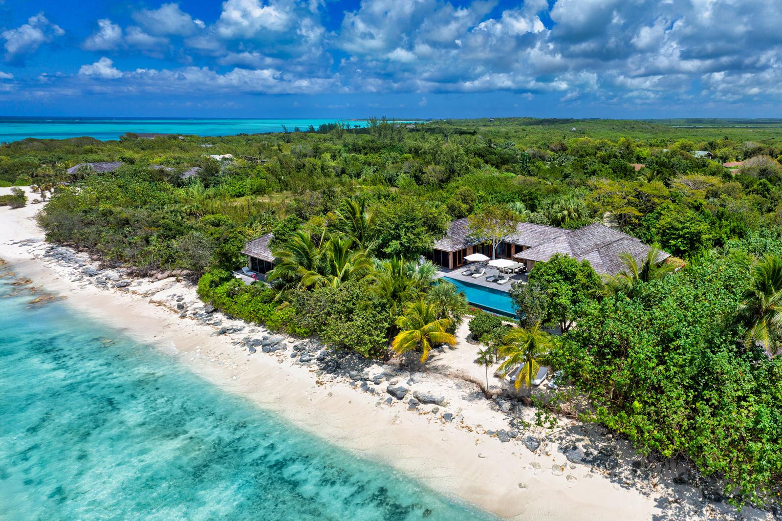 4 Bedroom Luxury Beachfront Home for Sale, Parrot Cay, Turks & Caicos — photo 1