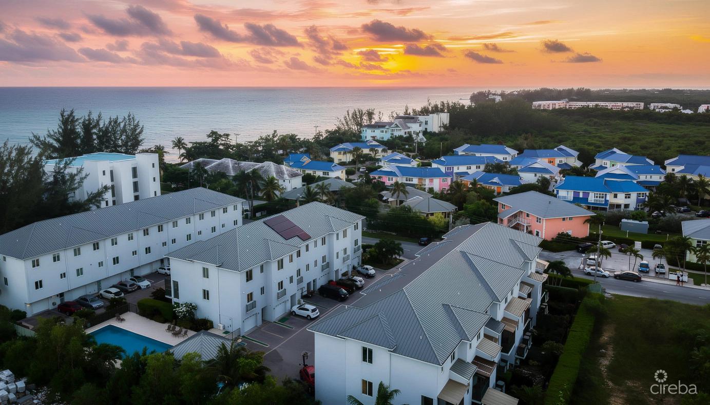 Parklane Living Townhouse in George Town, Cayman Islands — photo 2