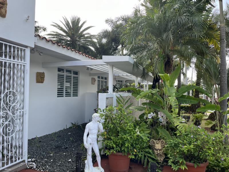 Classic Eclectic Design House/Villa in Garden Hills Norte, Guaynabo — photo 3