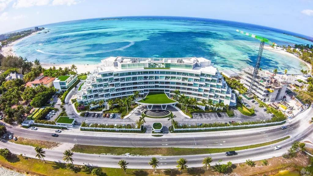 2-bedroom condo in Paradise Island with ocean views — photo 1