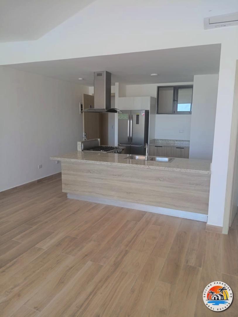 Penthouse - 3 Bedroom Plus Den - 2 Stories - 2450 Sq. Ft. — photo 2
