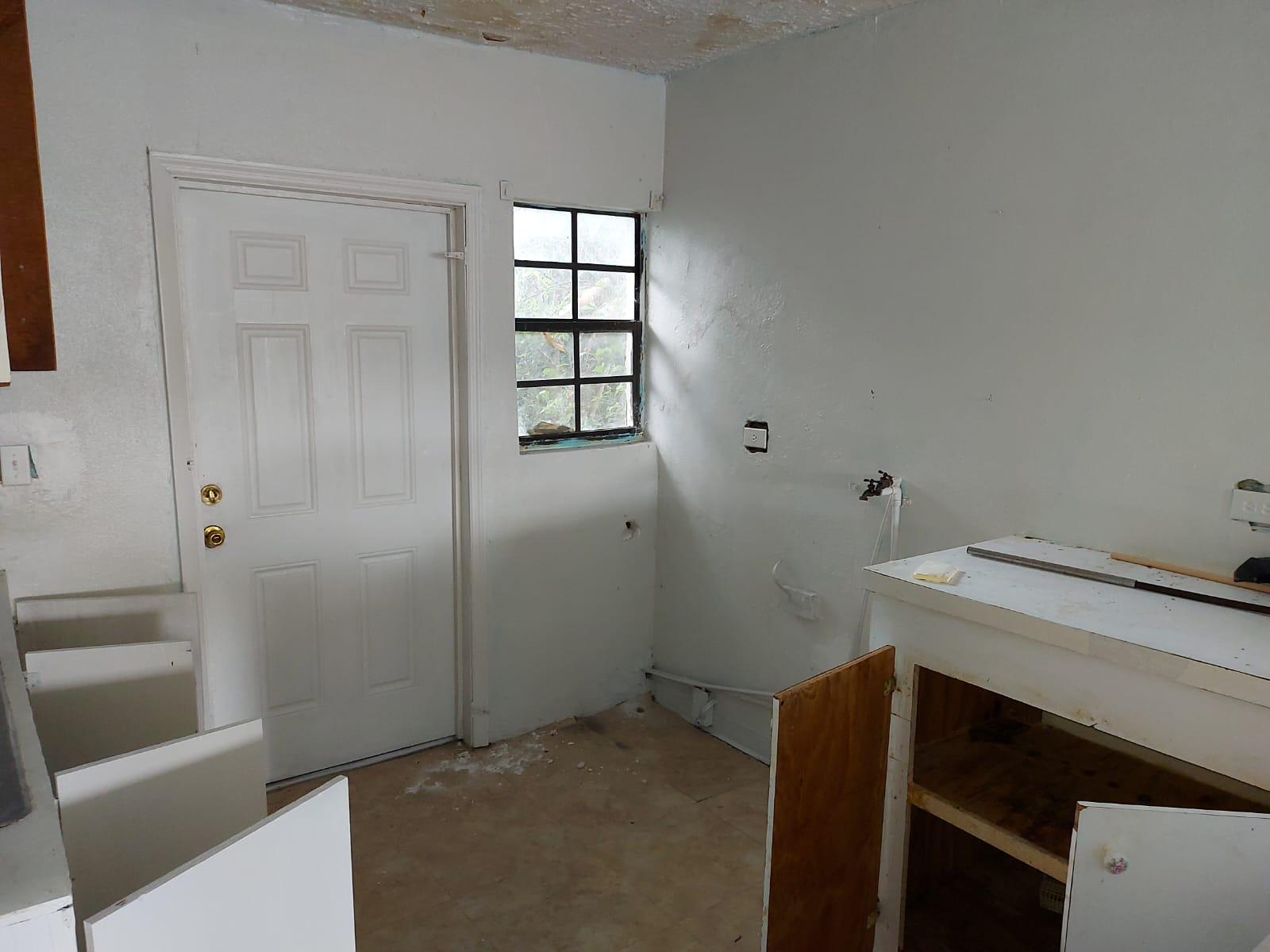 8 Bedroom Commercial Property for Sale - Fresh Creek, Bahamas — photo 3
