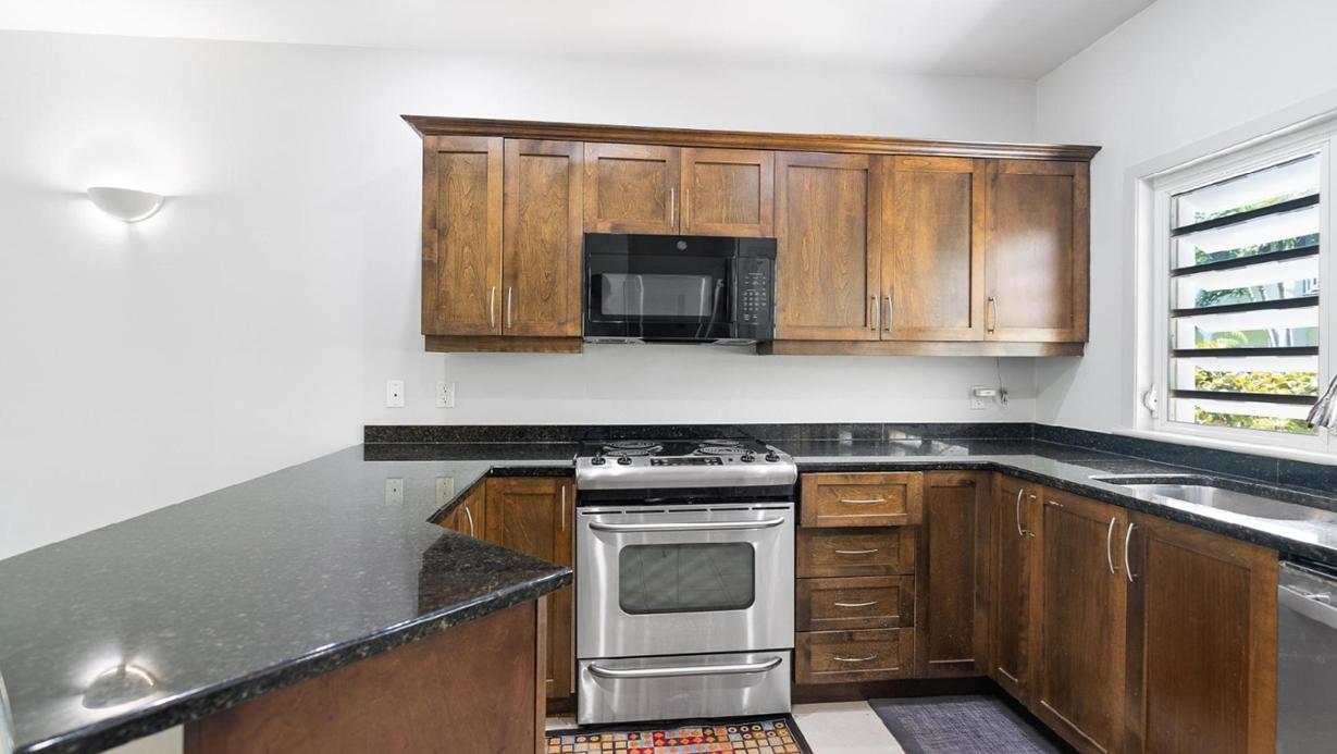 Flamingo Park Unit #17 3BR Townhouse — photo 5