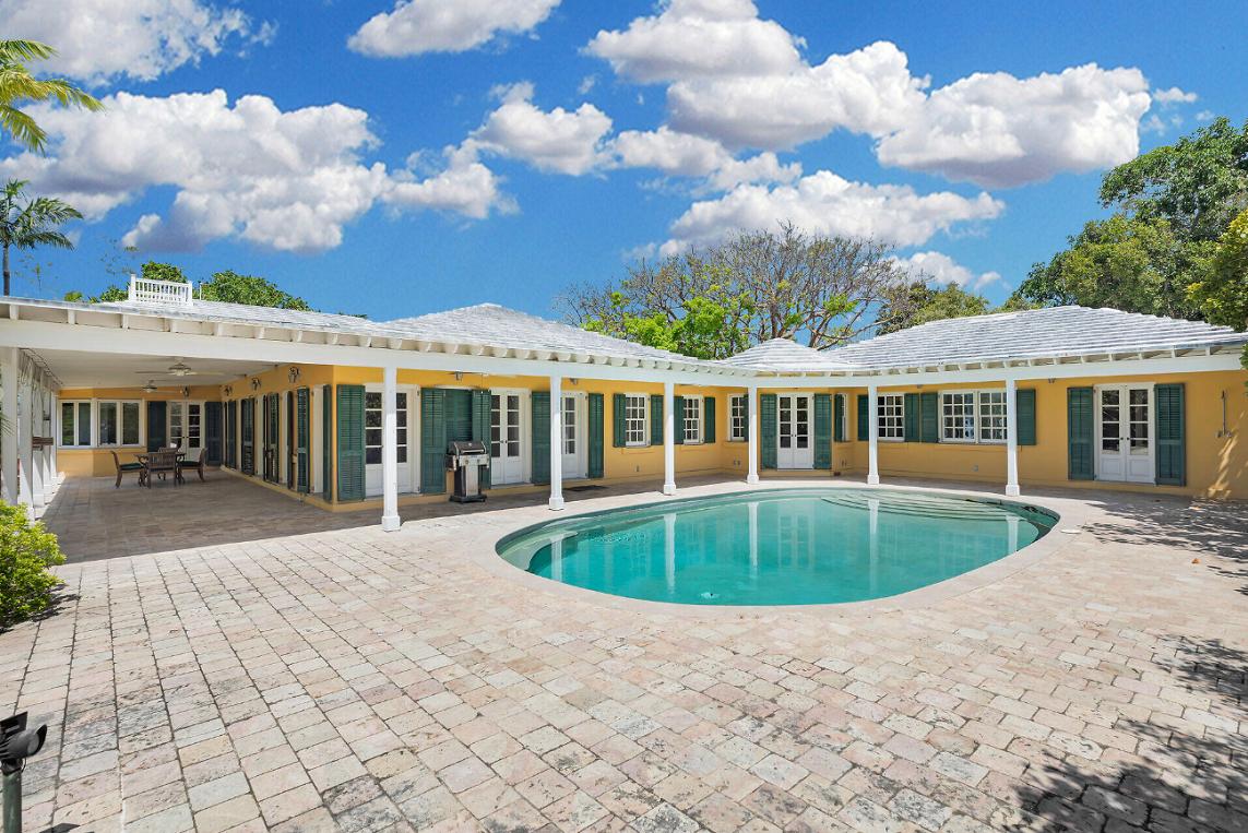5 bedroom property for sale — photo 3