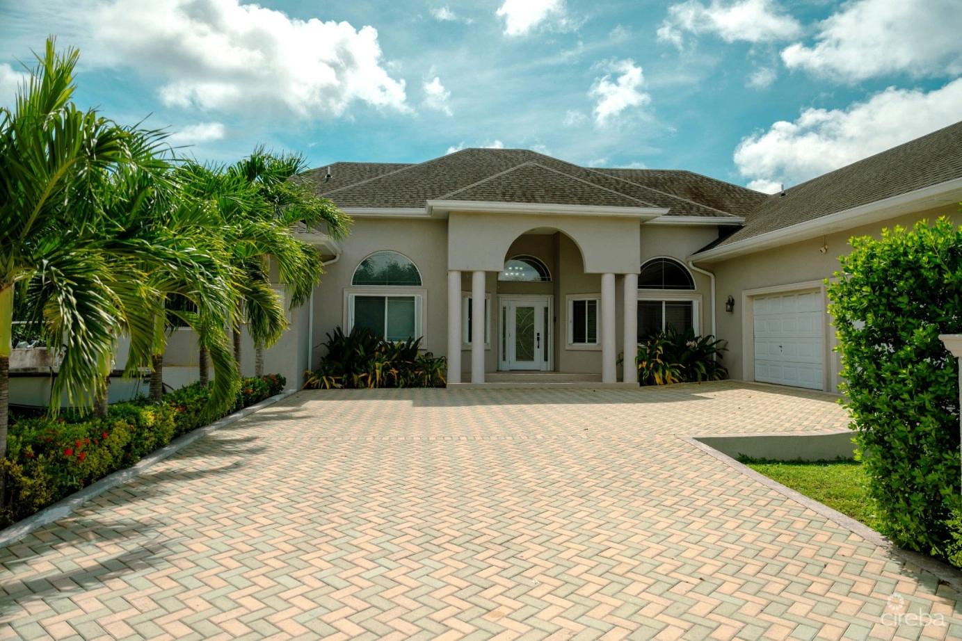 4 Bedroom Beautiful Family Home In Savannah — photo 1