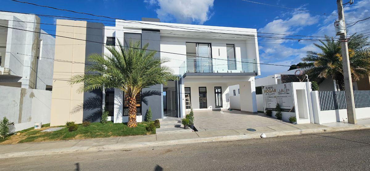 4-bedroom house in Santiago, Dominican Republic — photo 1