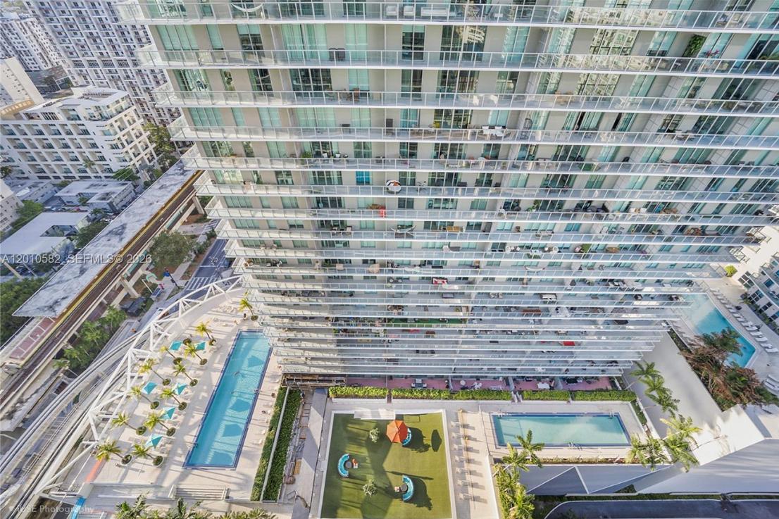 Axis Brickell 2BR Open-Concept Condo — photo 3