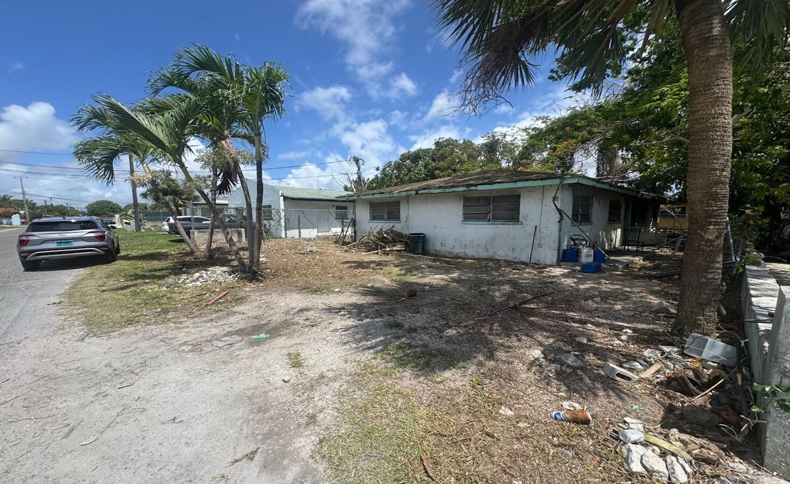 4 bedroom Duplex for sale in East Street South, Bahamas — photo 2