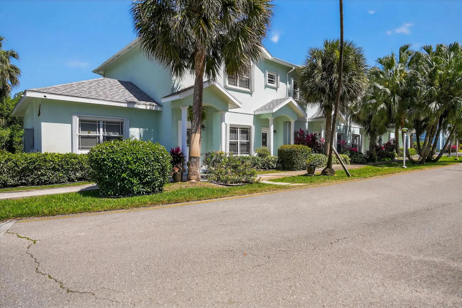 Vivi 8, Two Bedroom Townhome in South Sound, Cayman Islands — photo 1