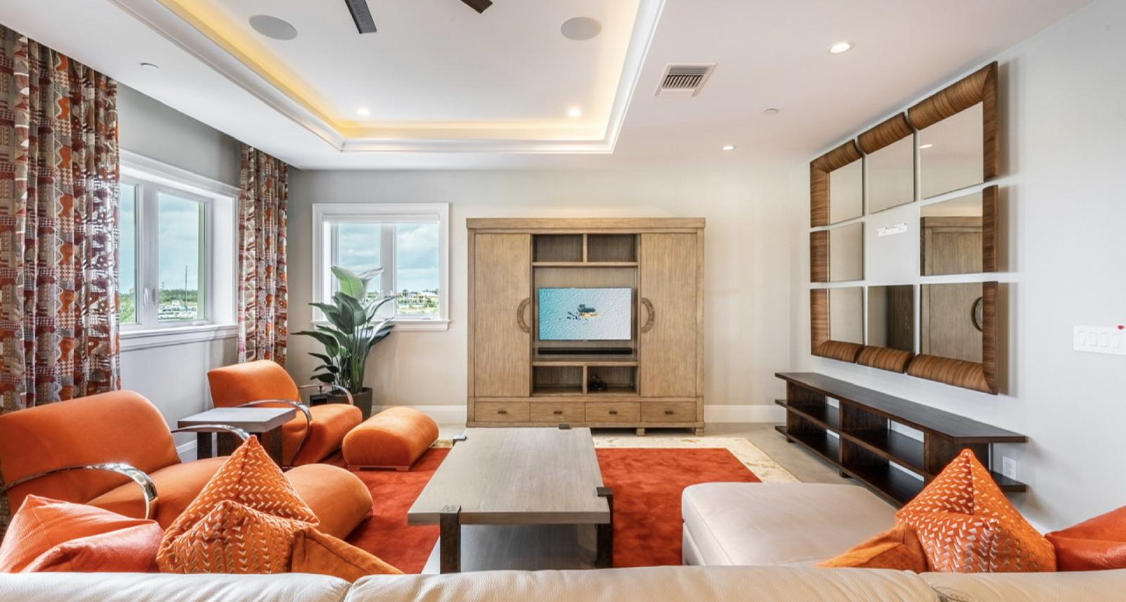 Truly unique, custom built residence — photo 2