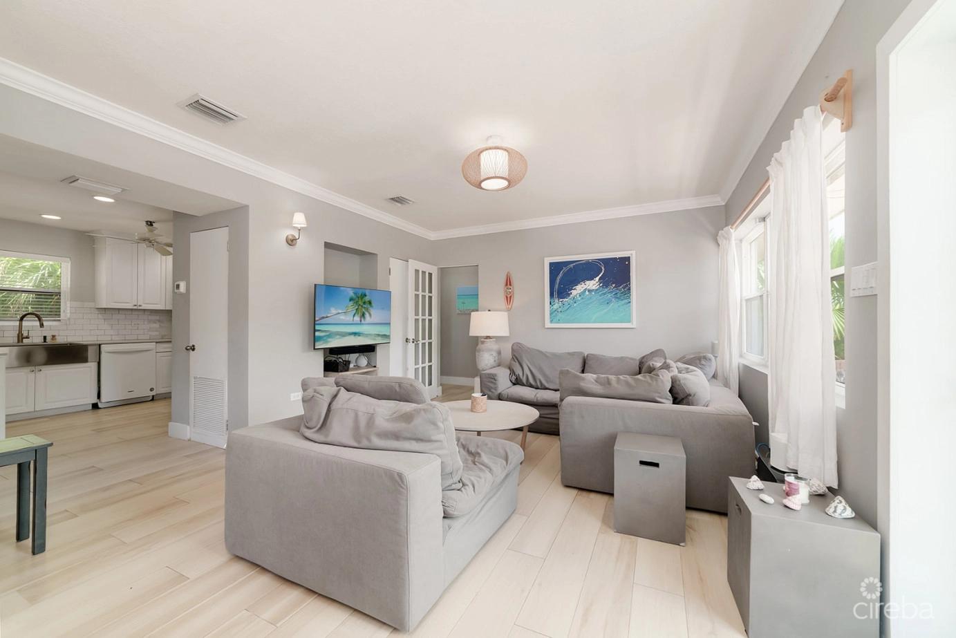 Winterhaven Beachfront 3 Bed Condo for Sale — photo 4