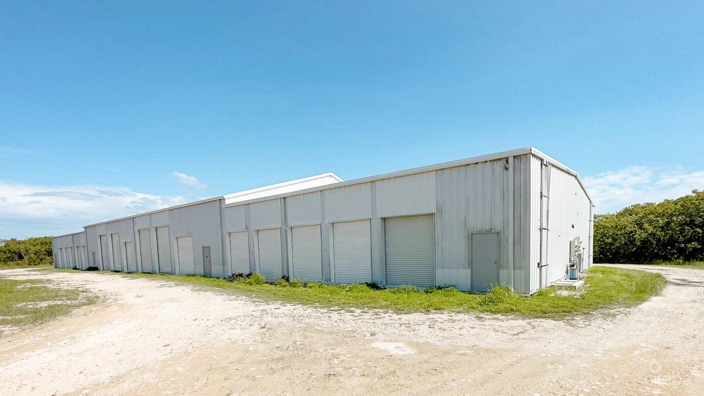 Little Cayman Warehouse (20 Units) And Land Sub-division 13 Lots — photo 1