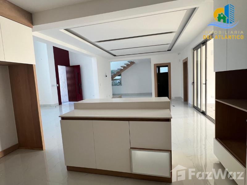 LUXURIOUS MANSION WITH POOL FOR SALE IN THE EXCLUSIVE URBANIZA — photo 4