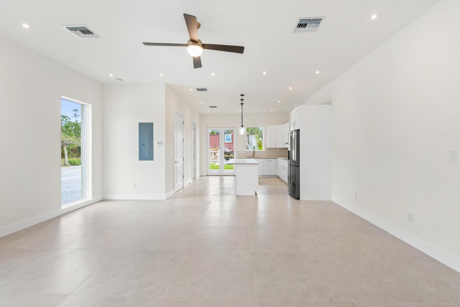 2 bedroom Apartment for sale — SOUTH OCEAN ESTATES in Nassau / New Providence, The Bahamas — photo 3