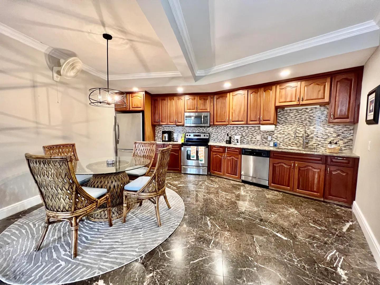 2 Bed / 1.5 Bath — photo 4