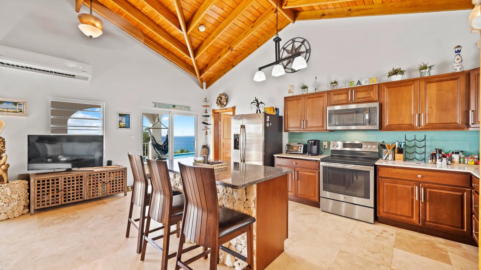 3 Bed 3 Bath Villa in Frenchmans Bay with Ocean Views — photo 5