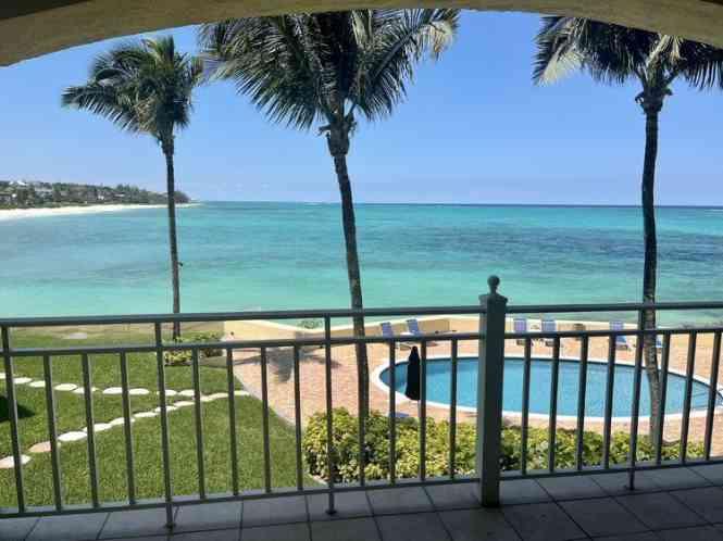 Beachfront Condo - Caves Point — photo 1