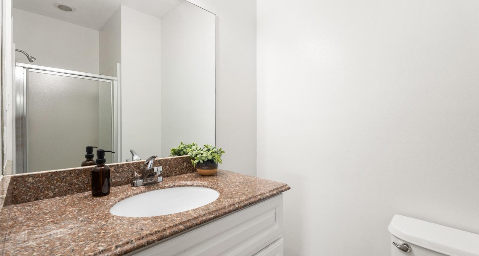 2 Bedroom Apartment in George Town, Cayman Islands — photo 2