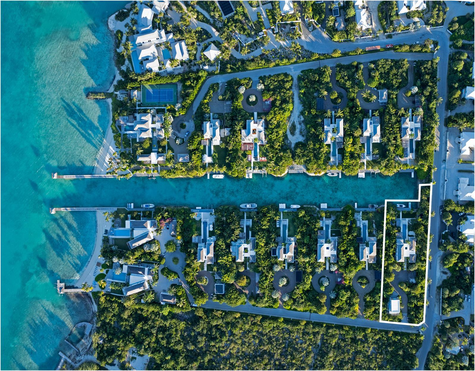 5 Bedroom Luxury Waterfront Home for Sale, Blue Cay Estate 8, Leeward, Providenciales, Turks & Caicos — photo 3