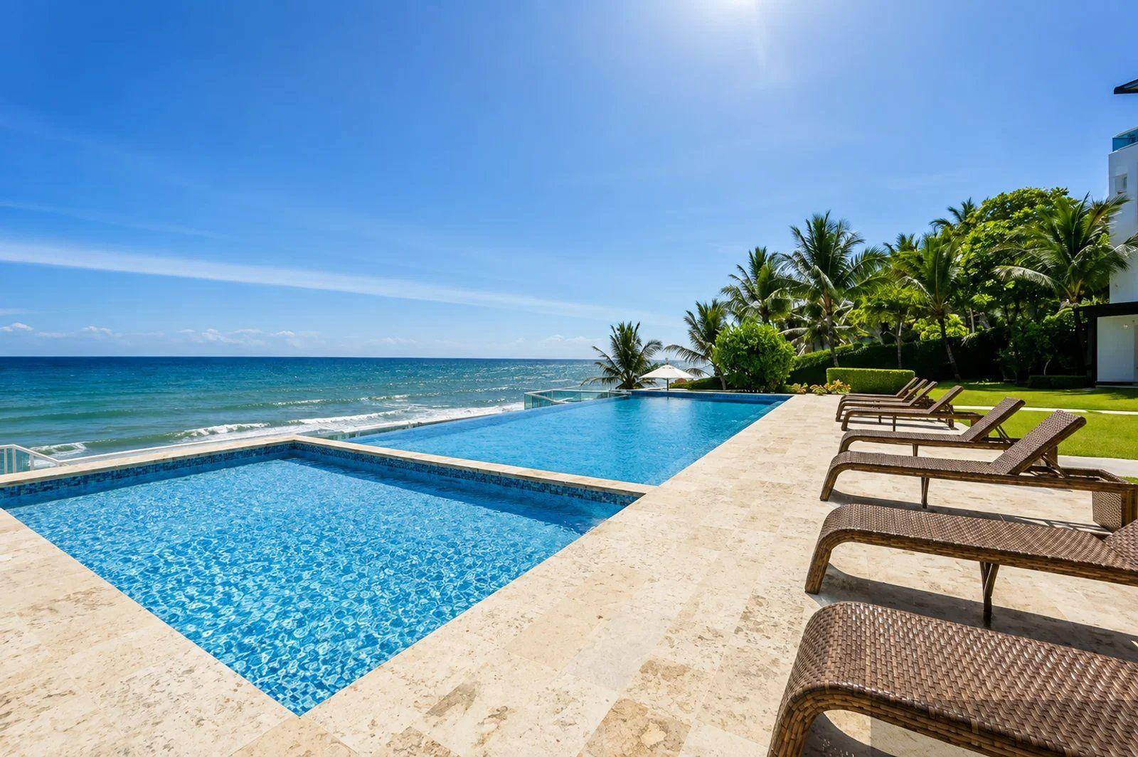 Beachfront 3-Level Penthouse in Playa Laguna, Sosúa — photo 2