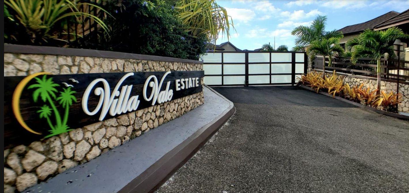 VILLA VALE CLOSE Manchester Mandeville — photo 1