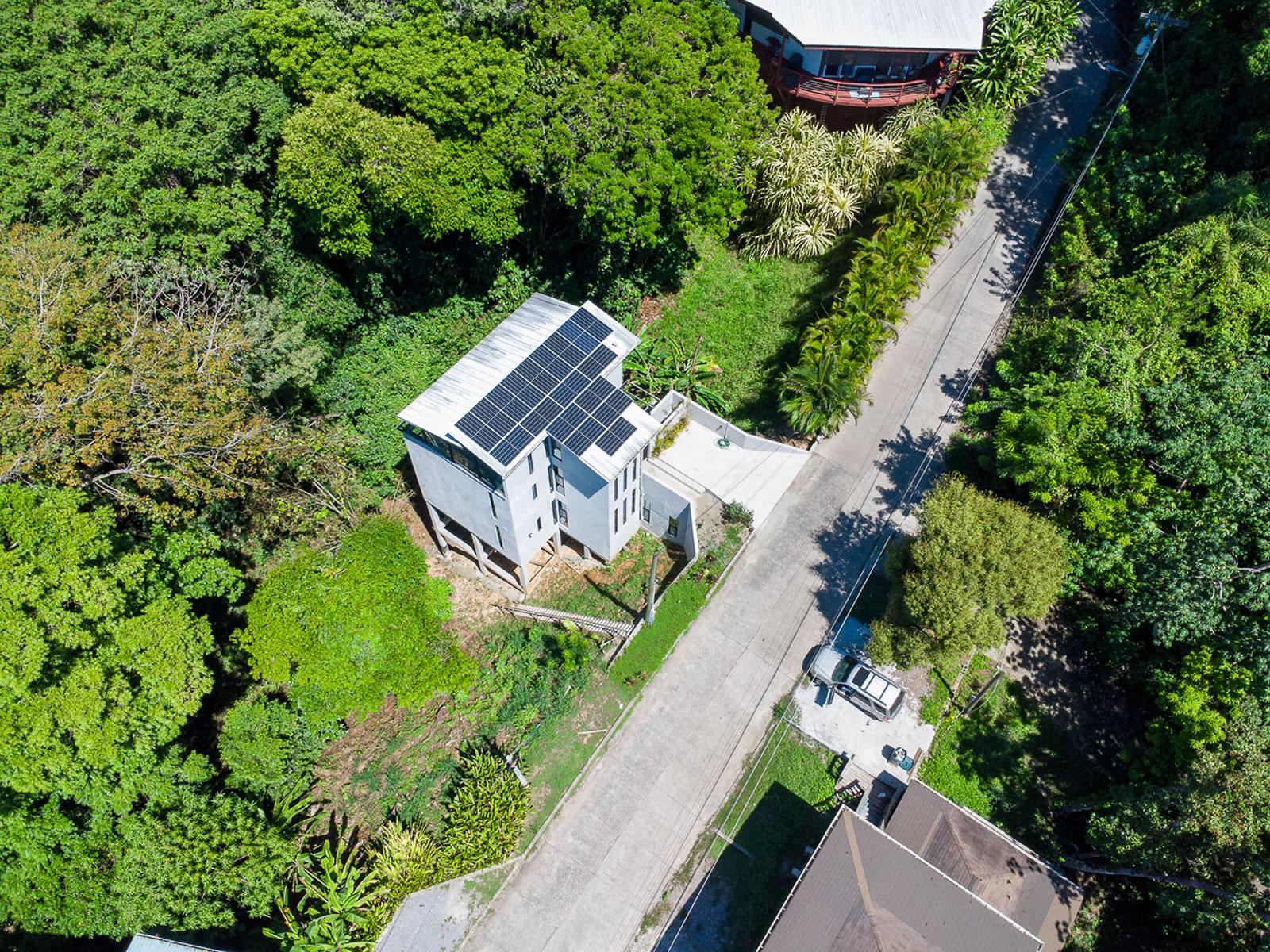 2 Bedroom Home for Sale, Tamarind Drive, Roatan — photo 4