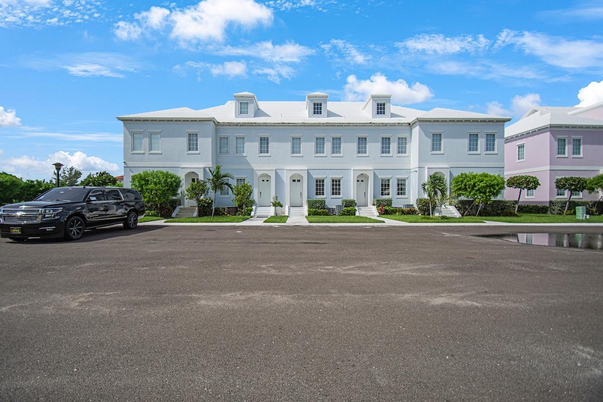 4 bedroom Apartment for sale — Unit 903, Starfish Isles – MLS 67791 in Nassau / New Providence, The Bahamas — photo 1