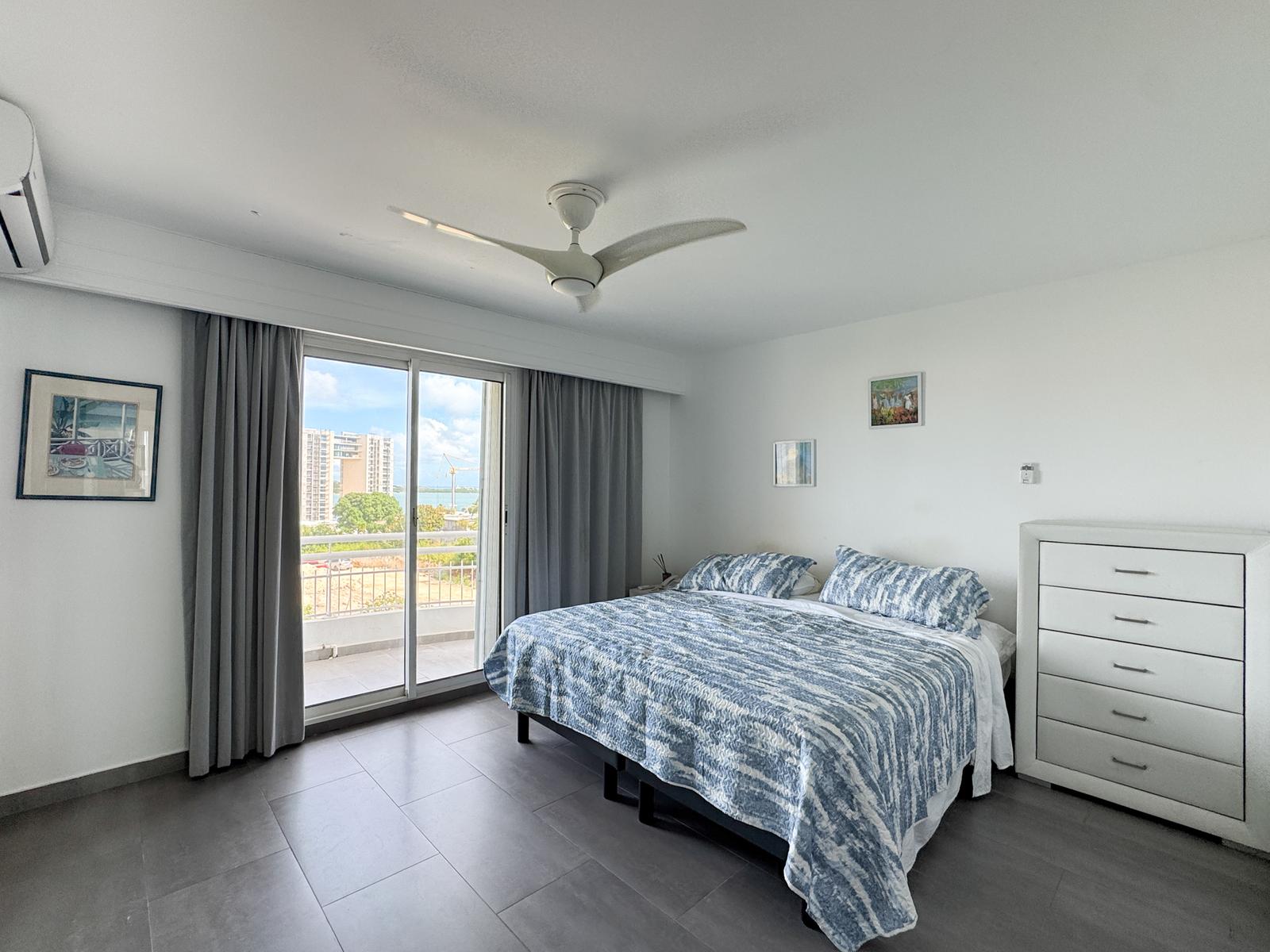 Incredible 2 Bedroom Deal in Sapphire Beach Club — photo 5