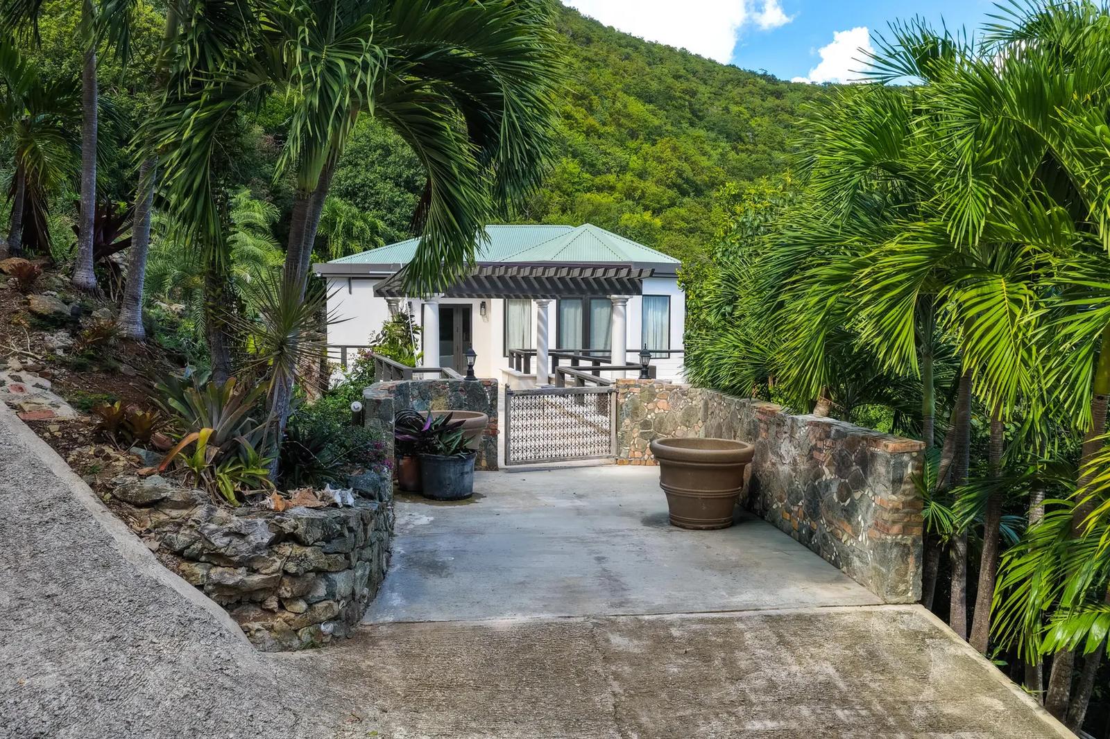 2 Bed, 2.5 Bath Island Home in Fish Bay — photo 5