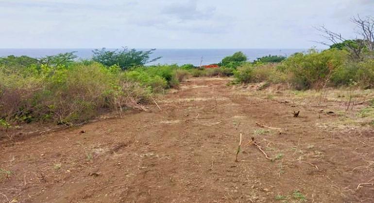 SINT EUSTATIUS - A Slice of Statia for Sale in Union Estate off White Wall Road — photo 1