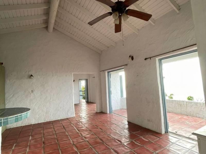 3 Bedroom 2 bathroom - Luck Hill — photo 4