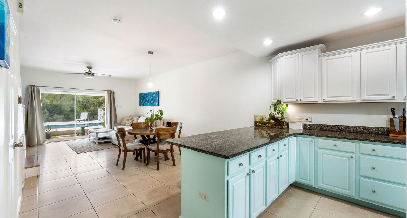 Canal Front Large 2 Bed 2.5 Bath Townhome In Omega Bay With Dock Space — photo 4