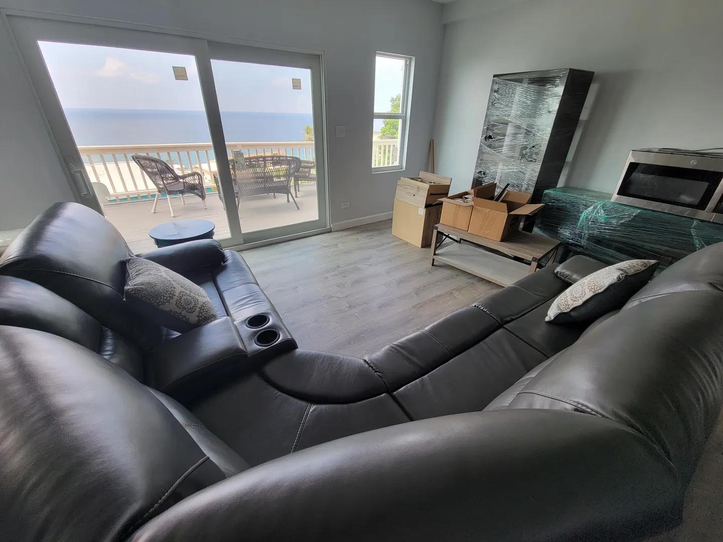 3 Bed 2 Bath Apartment in Frenchmans Bay — photo 5