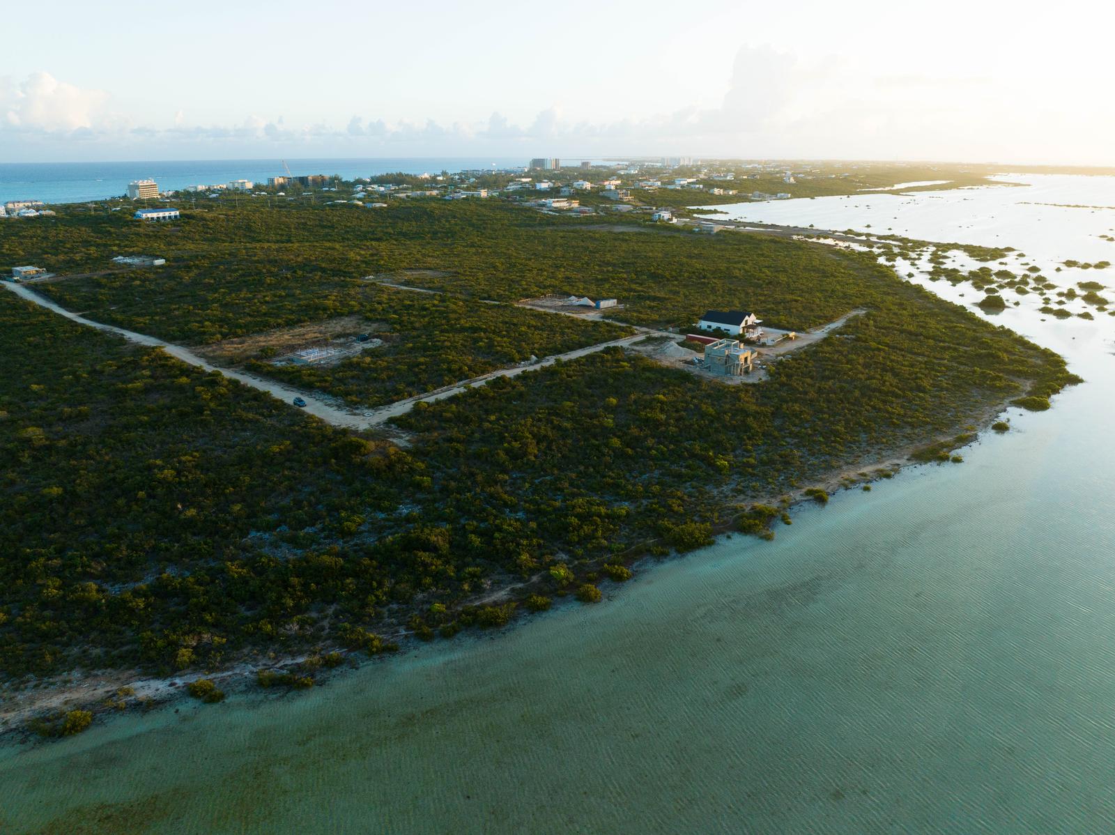 Exceptional Lakefront Acre in Turks & Caicos — photo 3