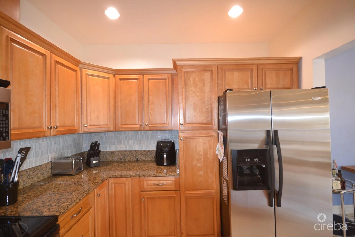 2 bedroom property for sale — Hilton Estates Phase I in the Cayman Islands — photo 1