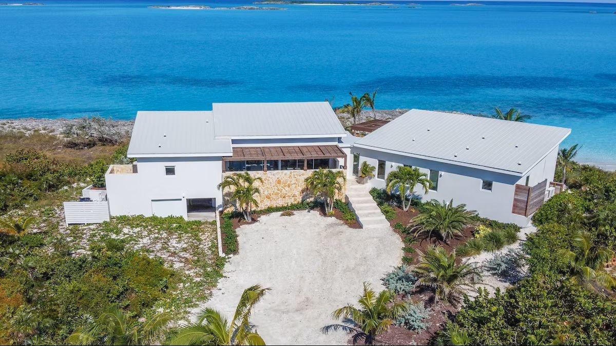 4 Bedroom Beachfront Residence in Forbes Hill, Exuma — photo 2