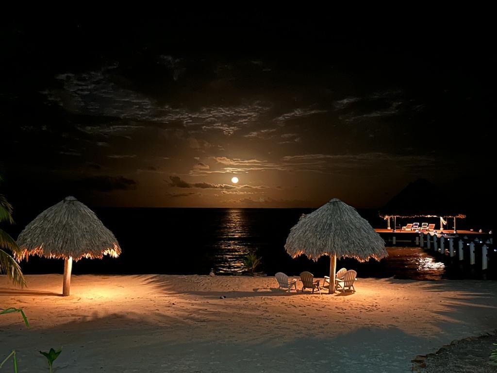 Idyllic Beach Estate with Pier and Staff Quarters — photo 5