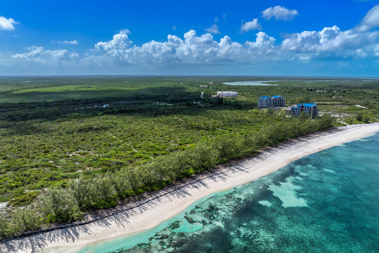 22.83 Acres Beachfront Development Land for Sale, Sandy Point, North Caicos, Turks & Caicos — photo 4