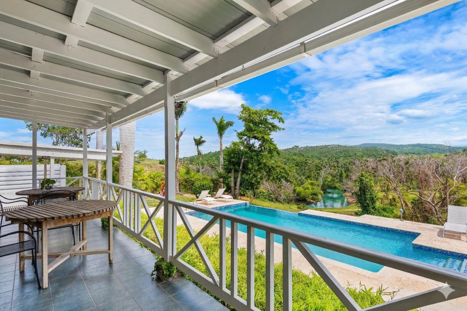 6 Bedroom House for Sale, Martha Brae, Trelawny, Jamaica — photo 2