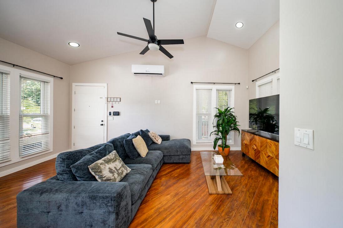 Gibson Bight 5BR Home Near Beach — photo 5