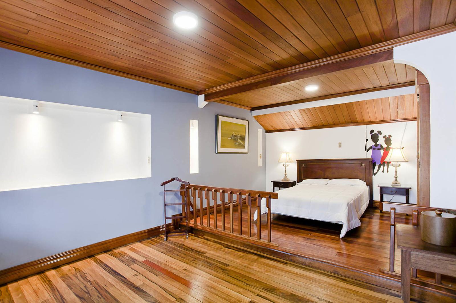19 Bedroom Historic Former Boutique Hotel for Sale, Paseo Colon, Sabana, Mata Redonda, San Jose, Costa Rica — photo 4
