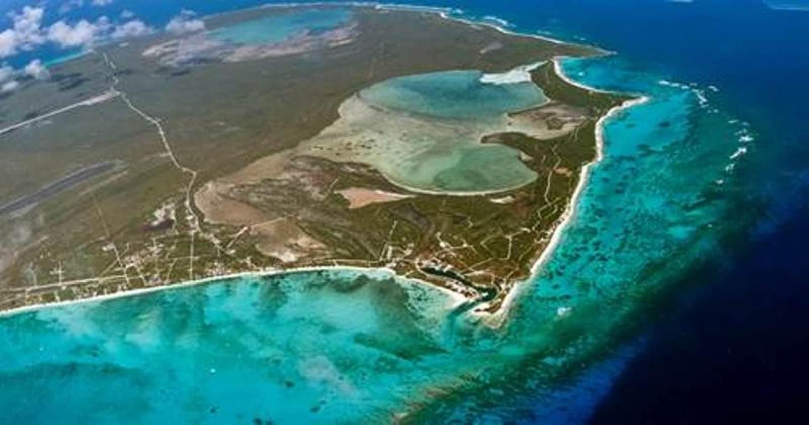 BEACHFRONT LOT 23 RUM CAY — photo 5