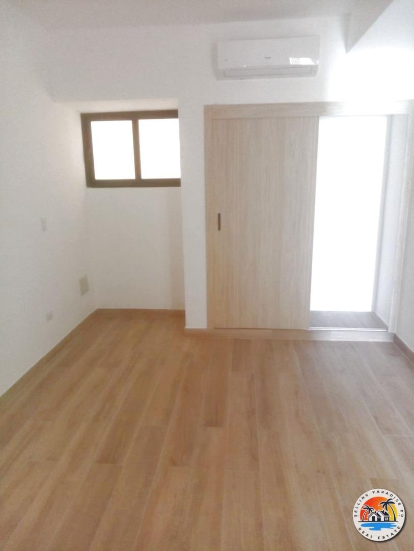 Penthouse - 3 Bedroom Plus Den - 2 Stories - 2450 Sq. Ft. — photo 3
