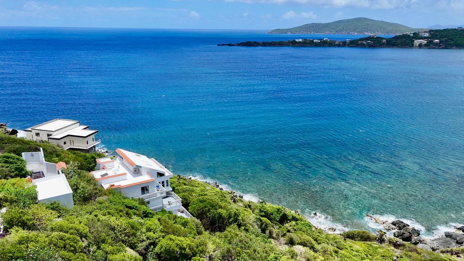 6 Bed, 5 Bath Waterfront Villa with Magens Bay Views — photo 2