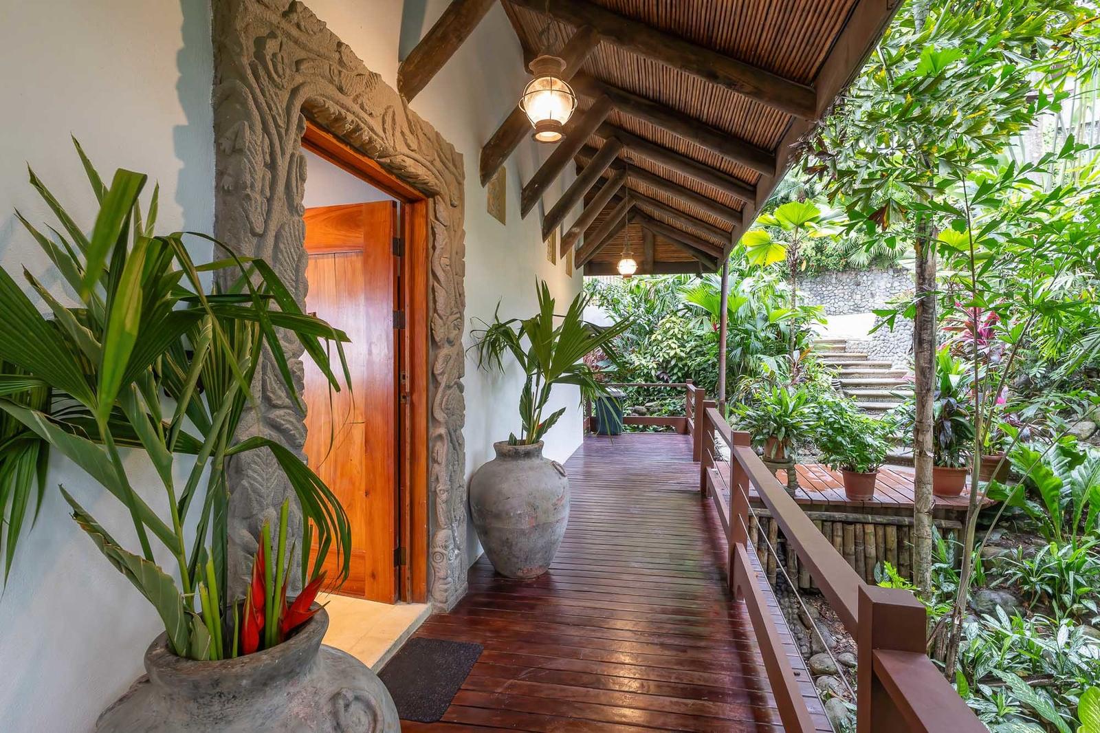 6 Bedroom Luxury Ocean-View Villa for Sale in Manuel Antonio, Costa Rica — photo 4