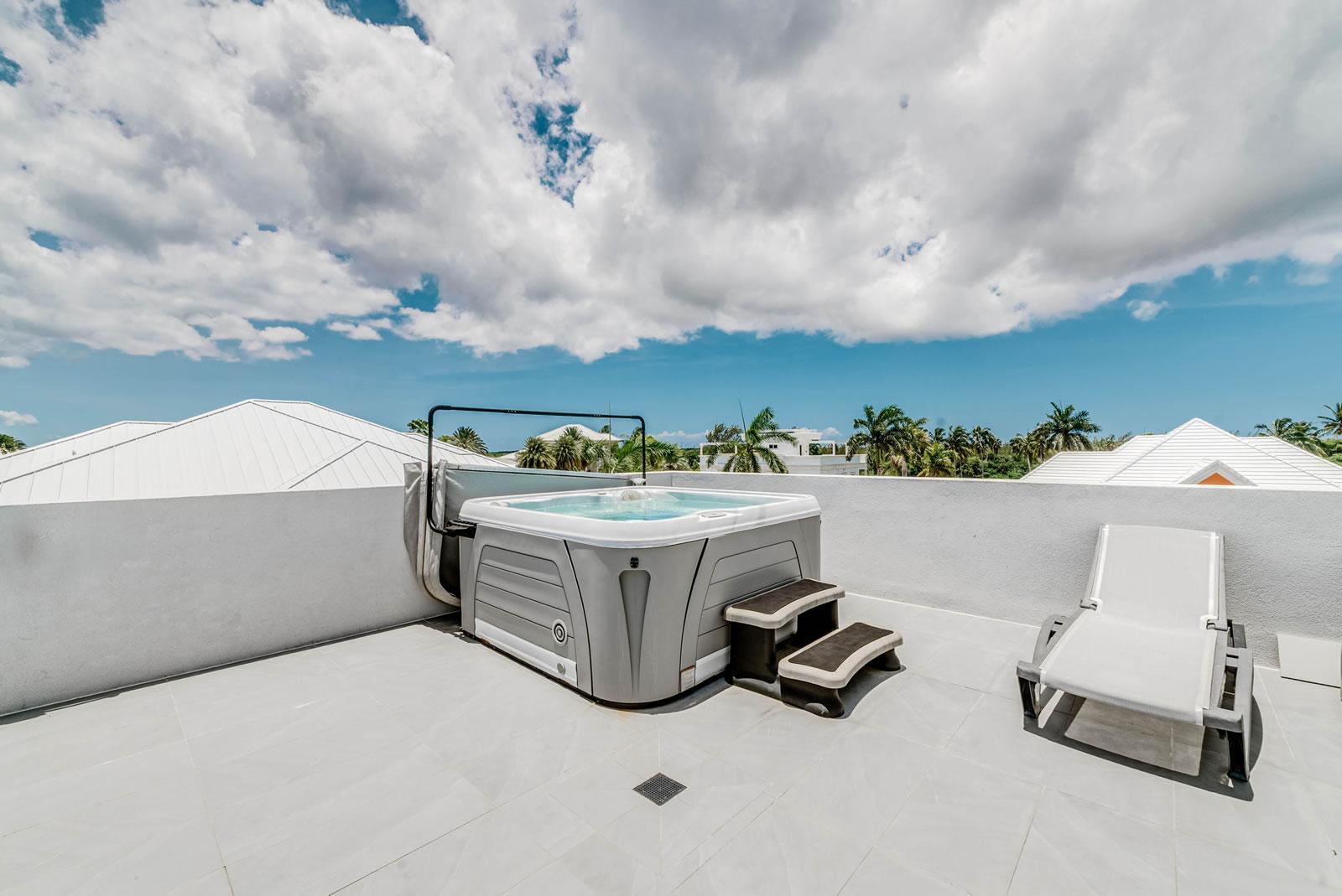6 Bedroom Luxury Home for Sale, Britannia Estates, Seven Mile Beach Corridor, Grand Cayman — photo 5