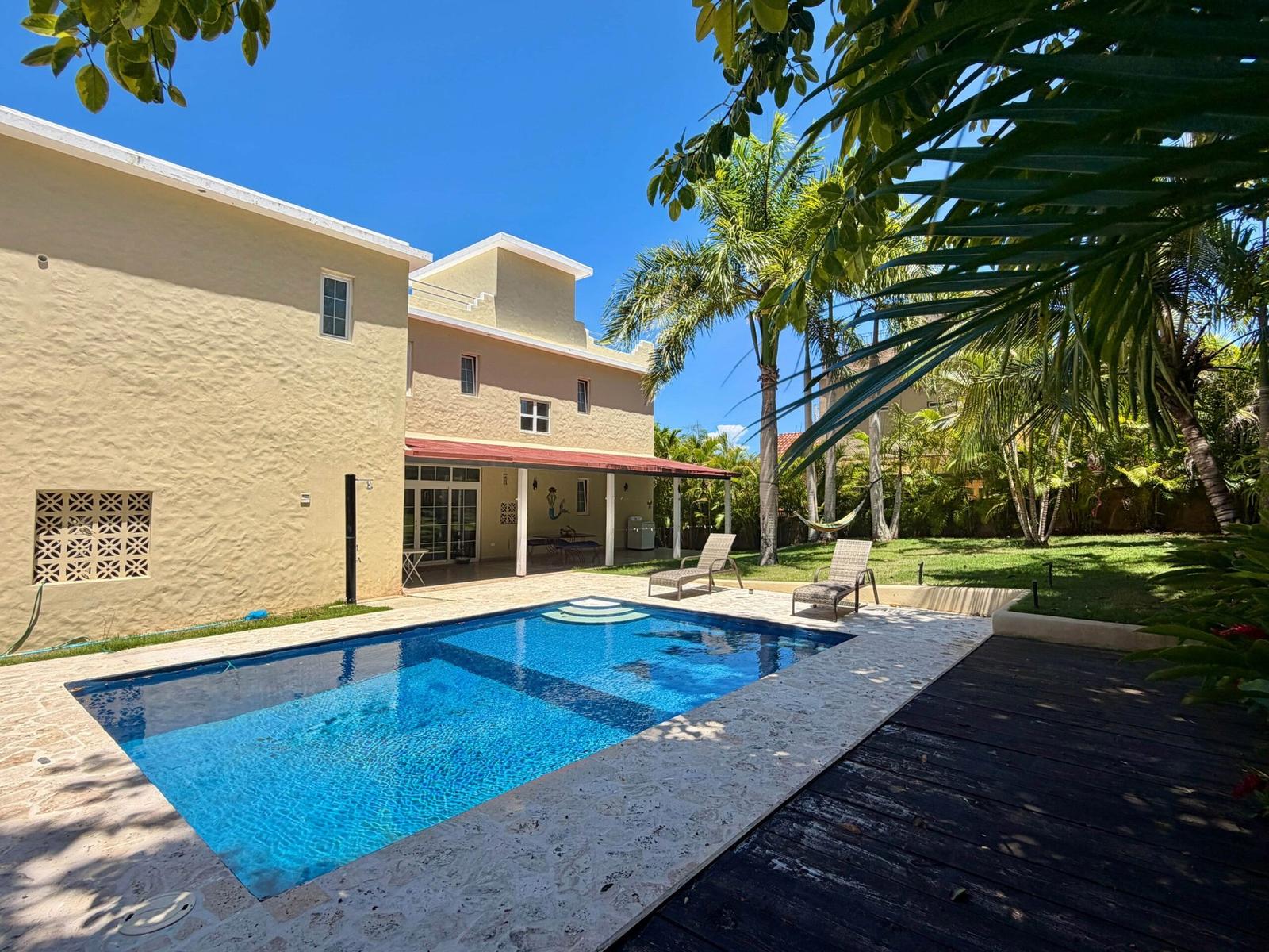 Spacious 4-bedroom villa in Sosúa with ocean views — photo 1