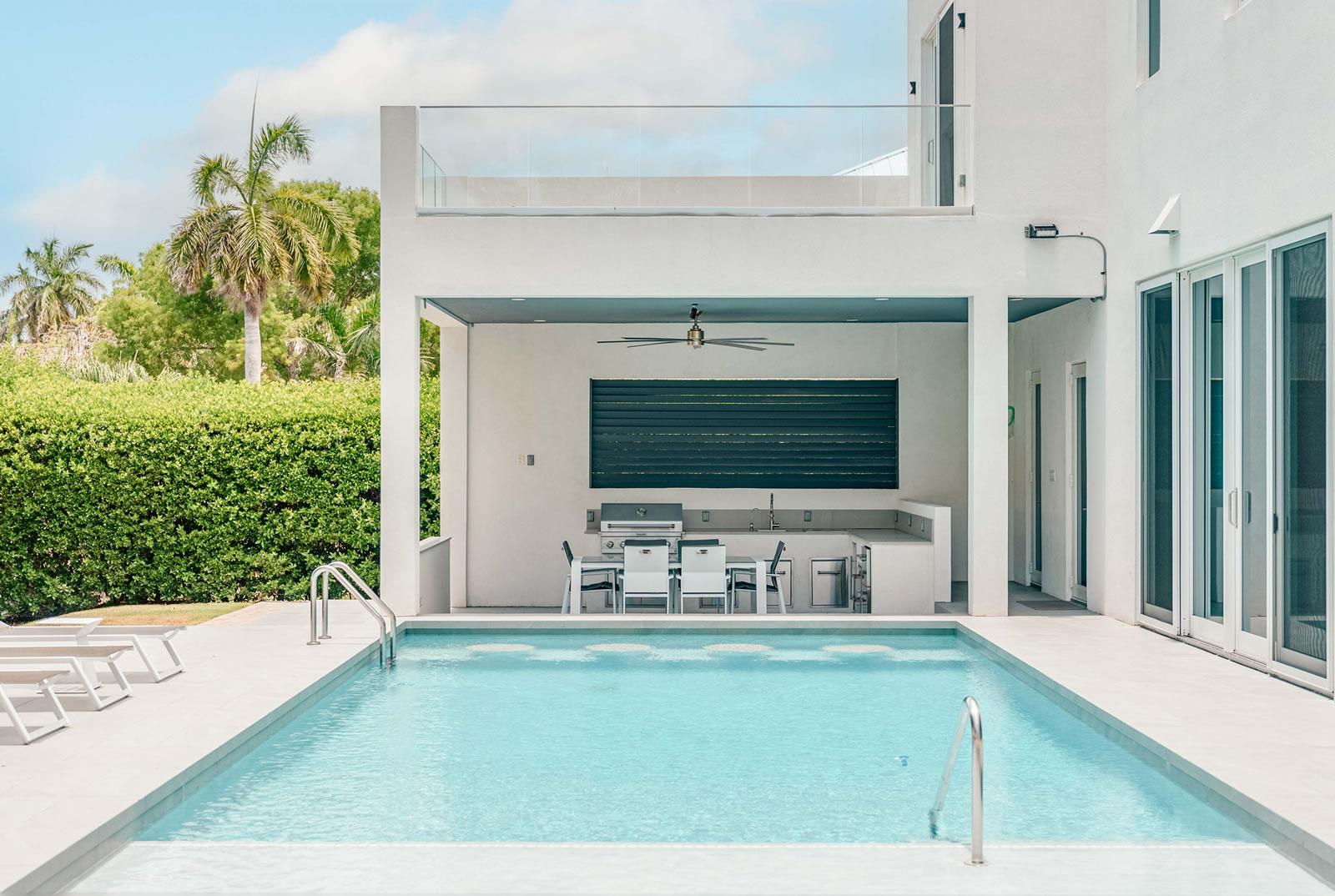 6 Bedroom Luxury Home for Sale, Britannia Estates, Seven Mile Beach Corridor, Grand Cayman — photo 3