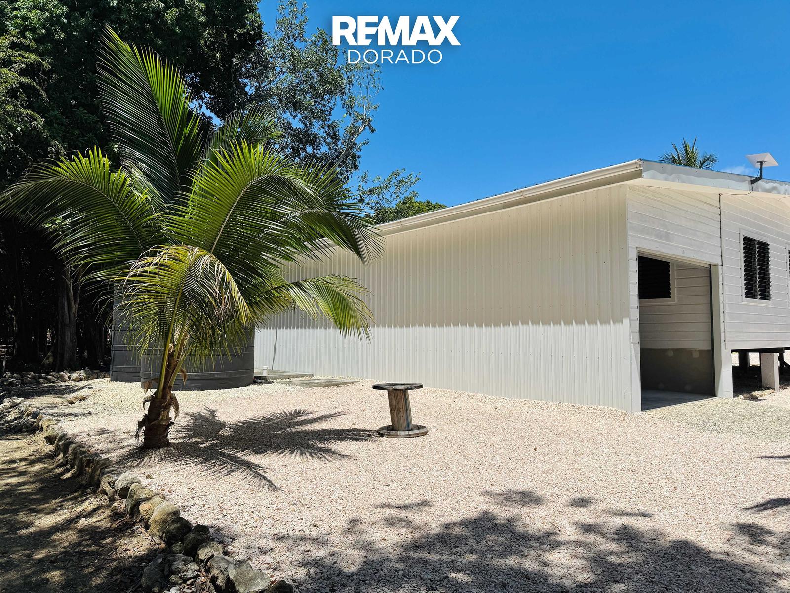 Mayan Breeze: Beautiful 2-Bedroom Home by the Sea (Corozal) — photo 3